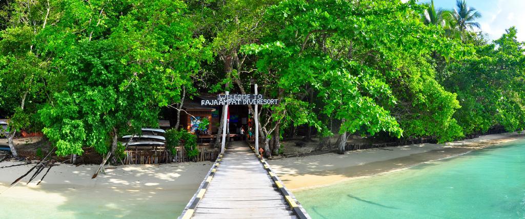 Raja Ampat Dive Resort Tapokreng Экстерьер фото