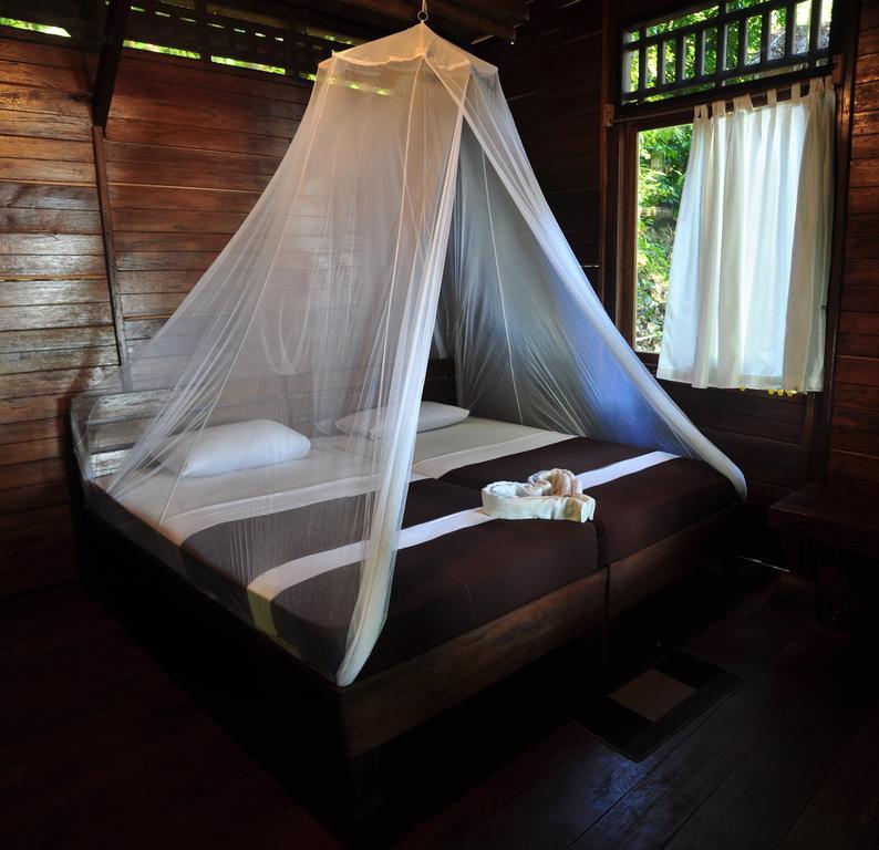 Raja Ampat Dive Resort Tapokreng Экстерьер фото
