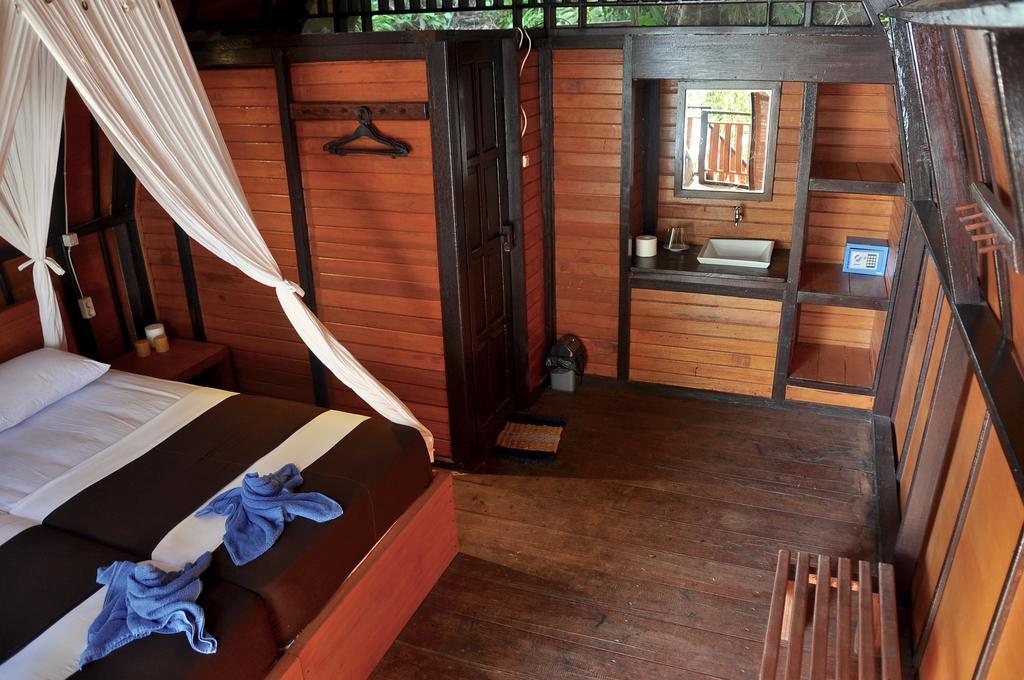 Raja Ampat Dive Resort Tapokreng Экстерьер фото